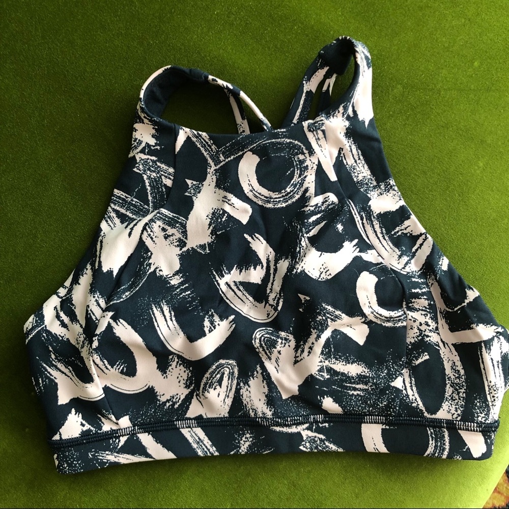 Lululemon Free to Be high neck sports bra